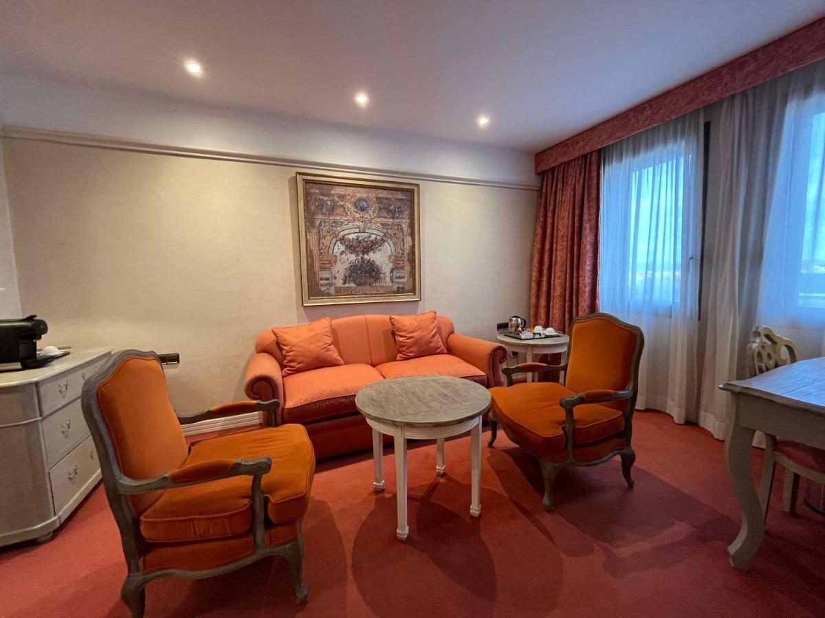 Best Western Premier Cmc Hotel