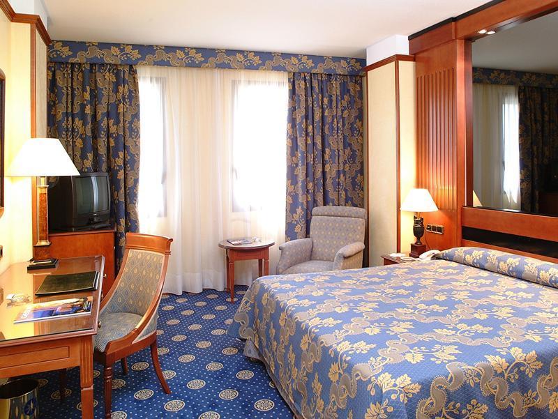 Western Premier Cmc 4* Girona